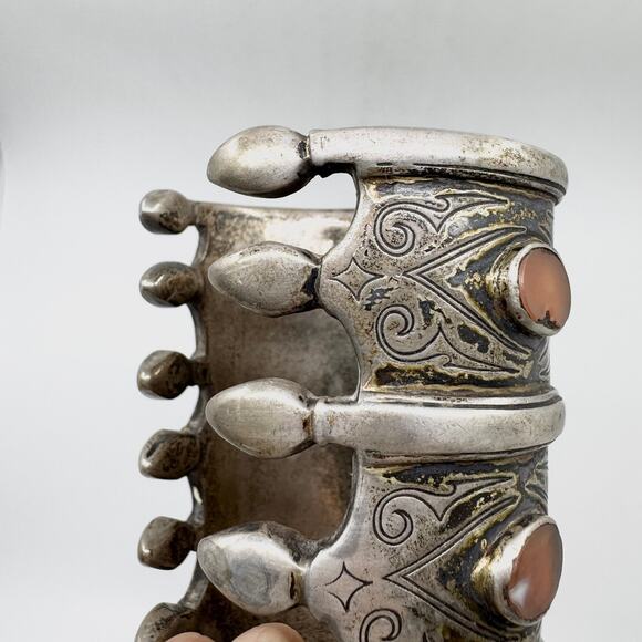 Antique Tekke Turkmen Silver Carnelian Inlay Cuff Bracelet - Picture 7 of 9